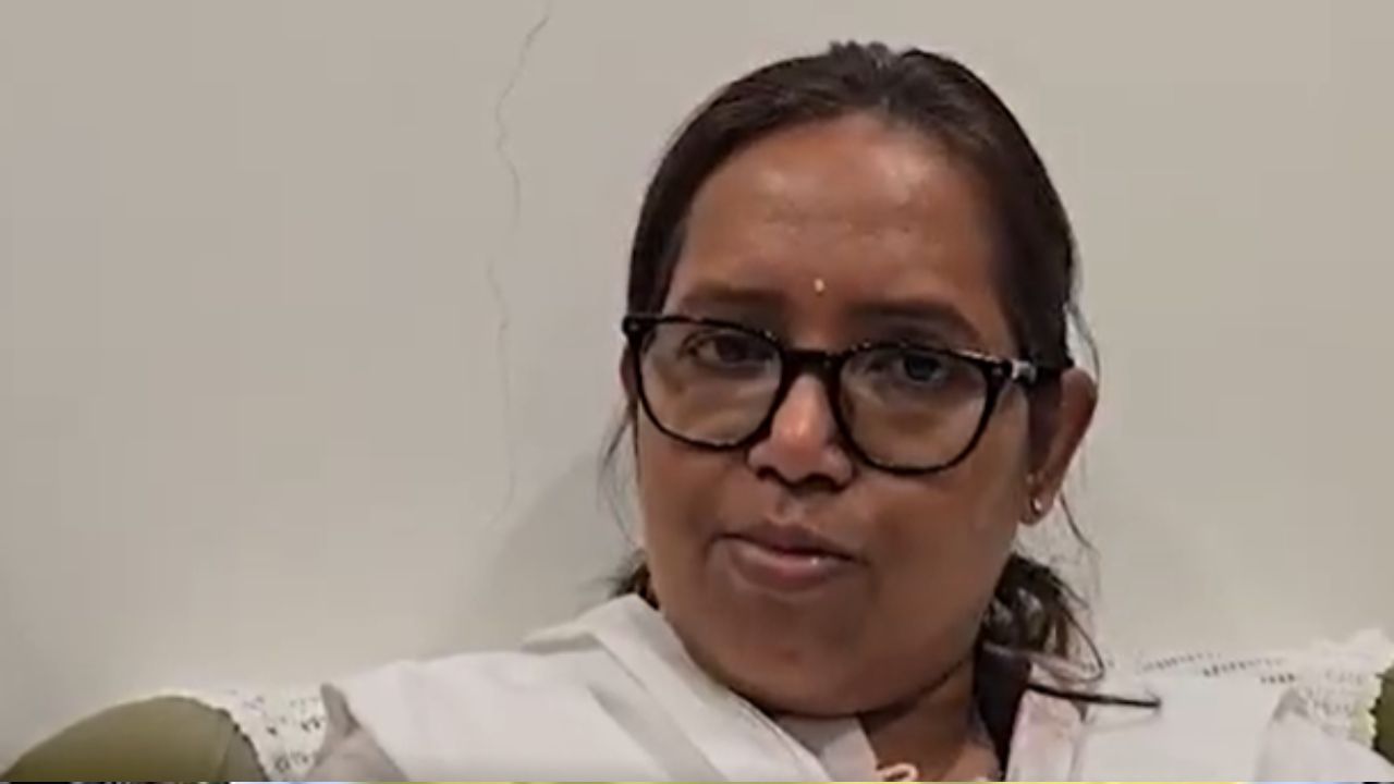 Mumbai : विकासाच्या मुद्द्यांवरच निवडणूक हवी, काँग्रेस-वंचित आघाडीवर वर्षा गायकवाडांचं वक्तव्य