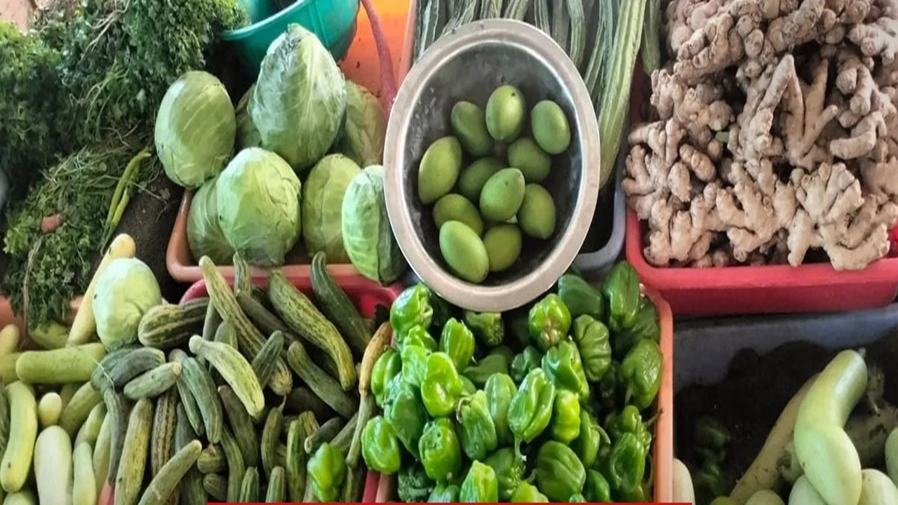 Vegetables Rate Hike: ताटातील ‘या’ भाज्या महागल्या, अवकाळी पाऊस अन् कडाक्याच्या थंडीमुळे भाजीपाल्याची आवक घटली