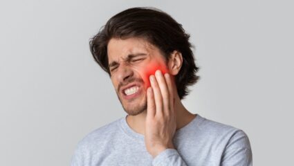 Health Tips : अक्कलदाढ आल्याने अक्कल वाढते का ? काय सांगतात तज्ज्ञ ?