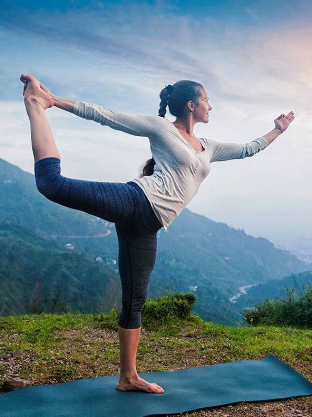 हाताची चरबी कमी करण्यासाठी ही योगासन आहेत फायदेशीर