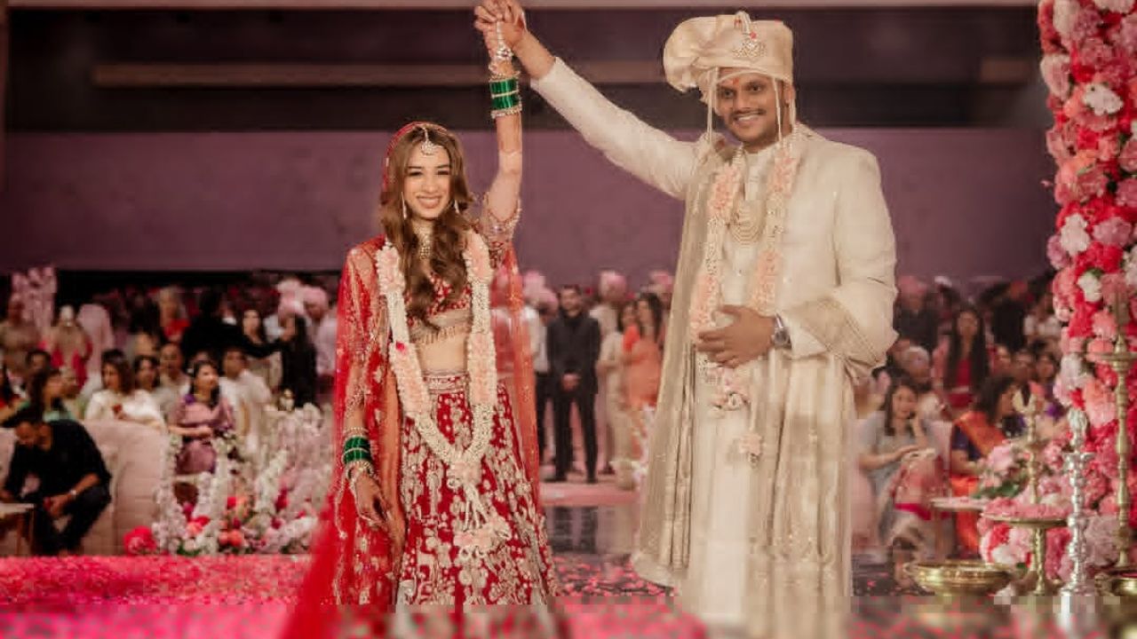 शरद पवारांचा नातू अडकला लग्नबंधनात, दीर्घकालीन मैत्रिणीसोबत थाटला संसार; पाहा Photos