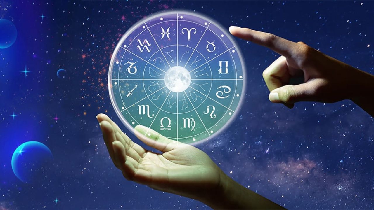 Weekly Tarot Horoscope : धनसंपत्तीत होणार वाढ, सरत्या वर्षात येतोय लक्ष्मीयोग , ‘या’ राशींसाठी येणार सोन्याचे दिवस