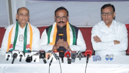 भाजप अन् राष्ट्रवादी सत्तेत राहुन एकमेकावर आरोप कसले करतात? हिम्मत असेल तर…; काँग्रेसचे आव्हान