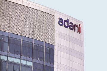 Gautam Adani Net Worth: अदानी समूहाला मोठा फटका! ‘या’ कारणांमुळे बाजारात अदानींची पडझड