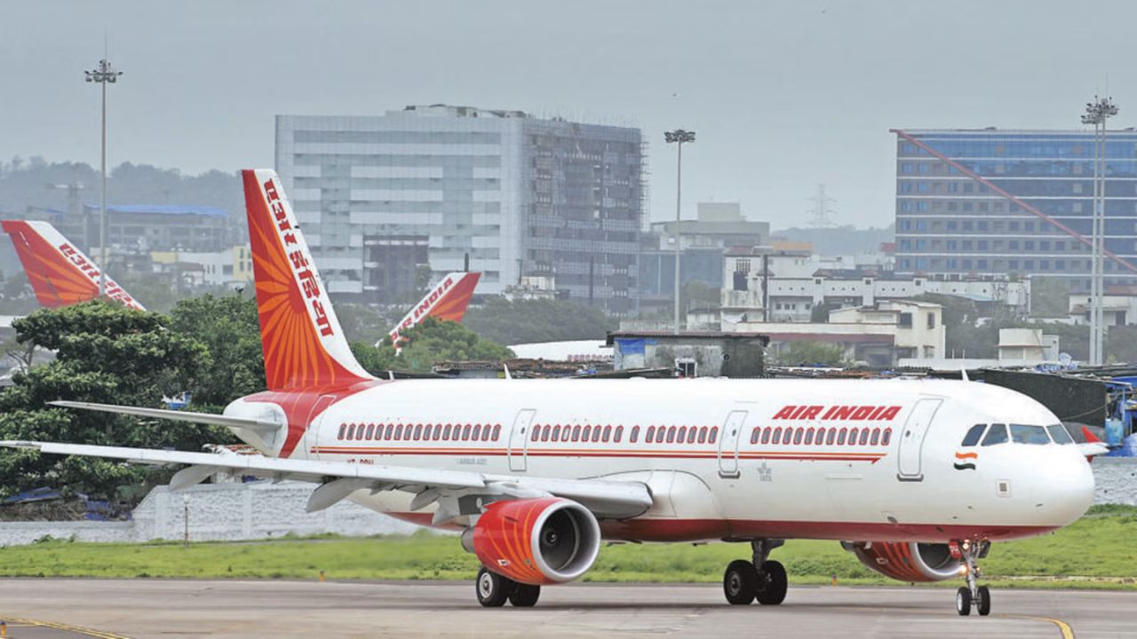 Air India pilot: प्रवाशांचे प्राण धोक्यात! मद्यधुंद वैमानिकाला कॅनडात अटक; एअर इंडियाच्या विमानात मोठा राडा