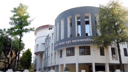 Maharashtra Politics : राजकीय पक्षांना मूलभूत प्रश्नांचा विसर; आरोप-प्रत्यारोपाने गाजतेय प्रचाराचे मैदान