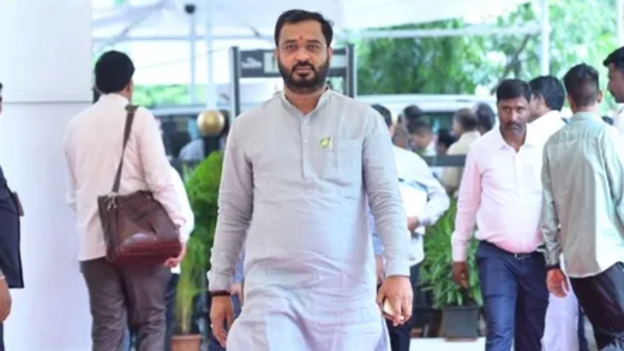 Ahilyanagar News: अन्यथा अधिकाऱ्यांवर कारवाई नक्की! आढावा बैठकीत आमदार खताळांनी अधिकाऱ्याचे कान टोचले