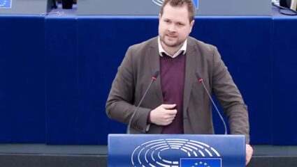 ‘Mr President, F*** Off…’ युरोपियन संसदेत हाय व्होल्टेज ड्रामा! डॅनिश खासदाराने Trumpची काढली खरडपट्टी; पहा VIDEO