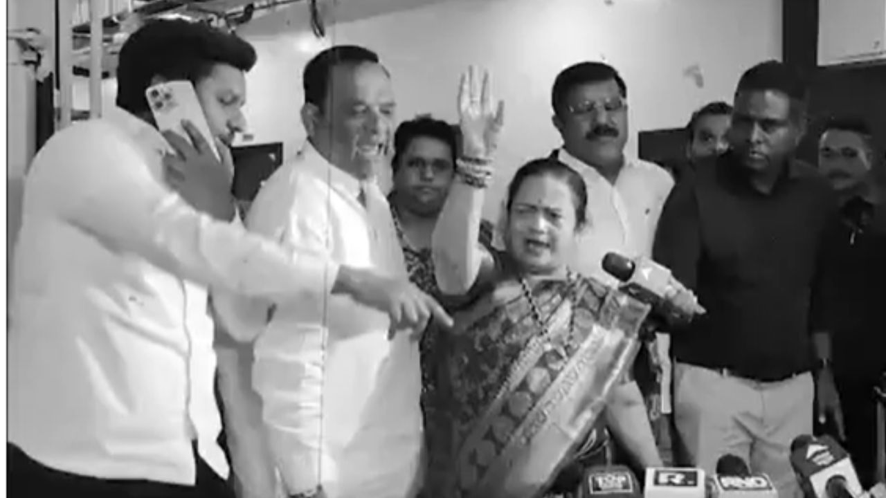 BMC Politics: महापौर आरक्षणावर घमासान, विरोधकांच्या आरोपात किती तथ्य?