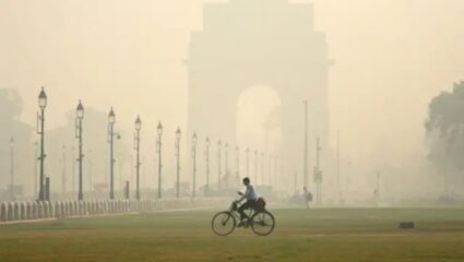 Delhi Air Pollution : दिल्लीत श्वास घेणे म्हणजे मृत्यूला आमंत्रण; खतरनाक बॅक्टेरियावर औषधांचाही होत नाही परिणाम