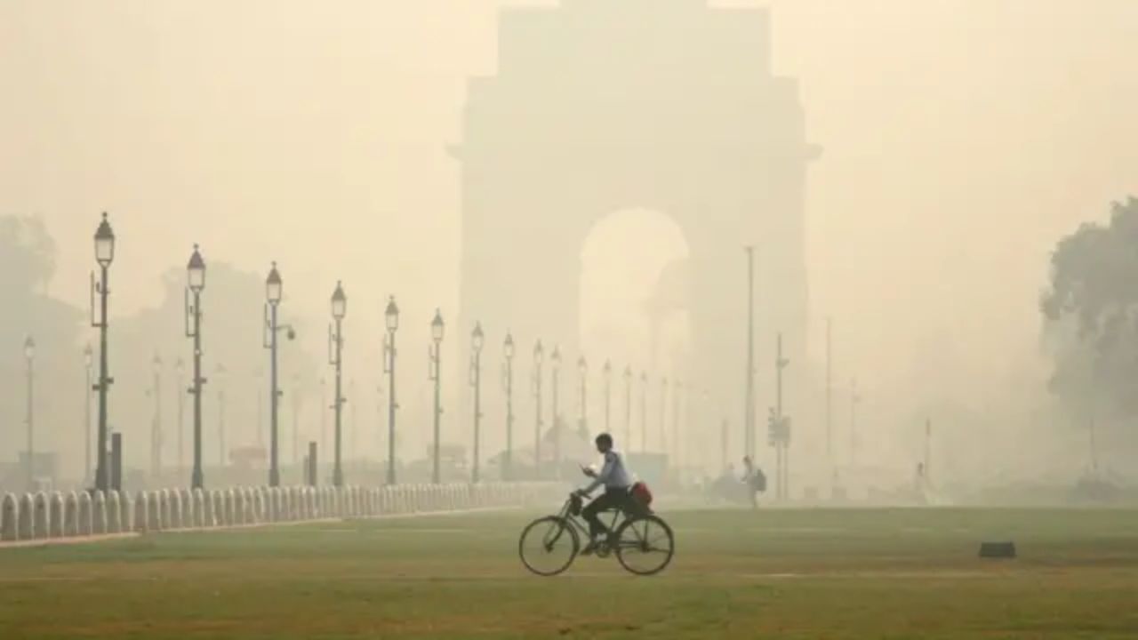 Delhi Air Pollution : दिल्लीत श्वास घेणे म्हणजे मृत्यूला आमंत्रण; खतरनाक बॅक्टेरियावर औषधांचाही होत नाही परिणाम