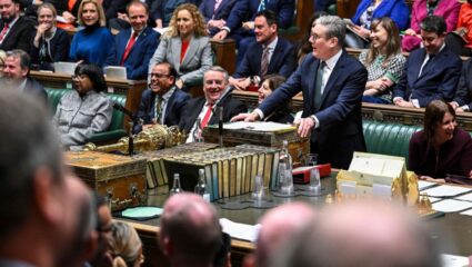 UK Parliament: ब्रिटिश हिंदू रस्त्यावर! लंडनमध्ये ‘हनुमान चालीसा’ पठण करत बांगलादेश सरकारचा निषेध, ब्रिटन संसदही संतप्त