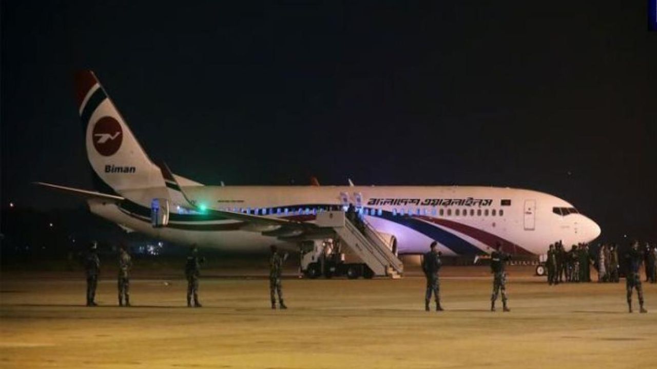 Dhaka To Karachi : विमान सेवा सुरू, कट रचणे संपले! कराचीमध्ये बांगलादेशी विमानाचे शाही स्वागत; पाहा VIRAL VIDEO