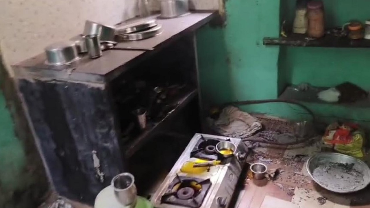कोल्हापूरच्या शहापुरात गॅस सिलेंडरचा भीषण स्फोट; चहा करण्यासाठी गॅस पेटवला अन्…