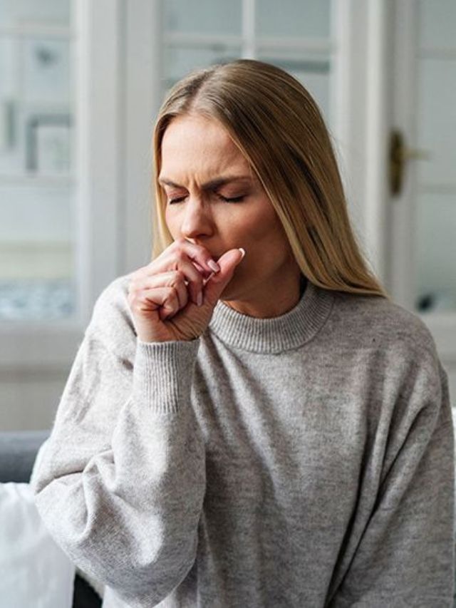 कोरड्या खोकल्यामुळे हैराण झालात? मग 'हा' उपाय नक्की करा