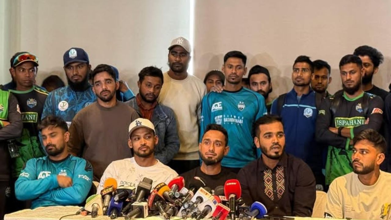 T20 World Cup 2026 मधून बाहेर झाल्यानंतर बांगलादेशने आपल्या खेळाडूंसोबत केला विश्वासघात! नझमुल पुन्हा संघात पुनरागमन