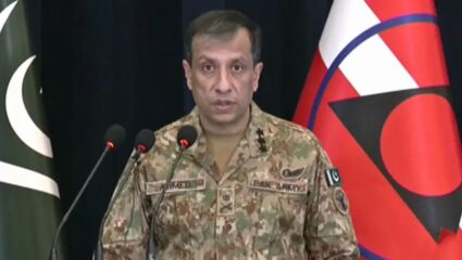 Viral Video: ‘जर भारत आणि तालिबानला मजा आली नाही तर पैसे परत’; पाकिस्तान लष्कर प्रमुखाला ‘फिल्मीगिरी’ नडली, जगभरात बनले हसे