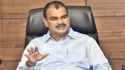 शेतकरी कर्जमाफीवर कृषिमंत्र्यांची महत्त्वपूर्ण घोषणा; शेतकऱ्यांना सरसकट लाभ मिळणार, 30 मार्चपूर्वी…