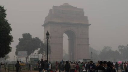 Delhi NCR Weather : दिल्लीत एक दिवस झालेल्या पावसाने प्रदुषण विरले; 100 दिवसांनंतर, AQI 151 वर