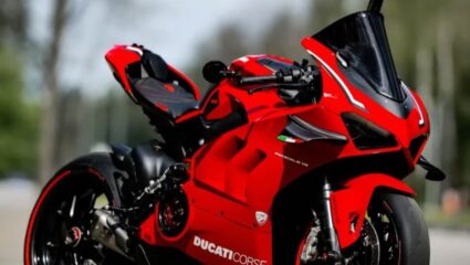 अरे बाईक आहे की लक्झरी कार? किंमत इतकी जास्त की दारात दोन Fortuner उभ्या राहतील!