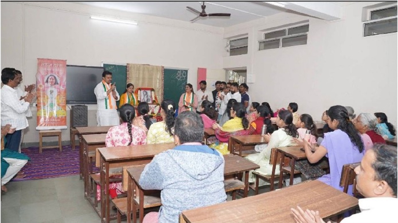 प्रभाग क्र. ०९ मध्ये प्रचार दौरा : विविध सोसायट्यांमध्ये नागरिकांशी थेट संवाद; विकासकामांवर विश्वास व्यक्त