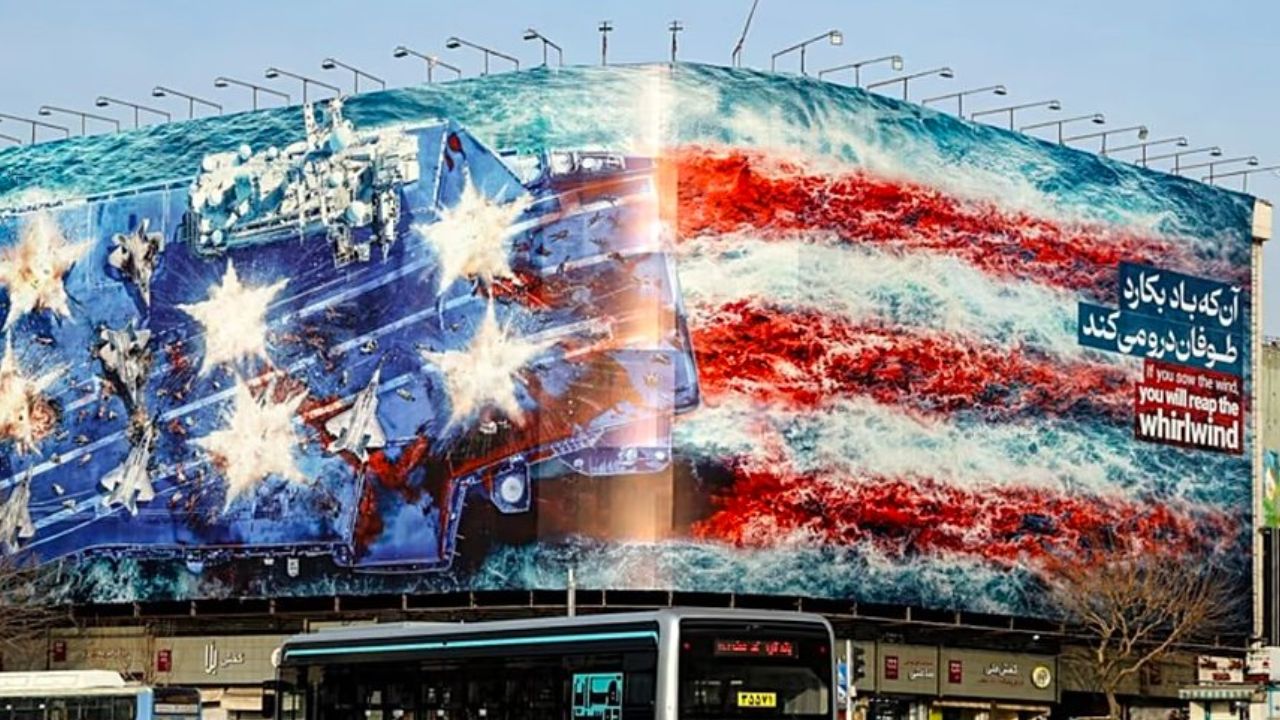 Finger On Trigger : समुद्रात रक्ताचा पूर अन्…, इराणच्या ‘त्या’ पोस्टरने अमेरिकेची झोप उडवली,  तिसरे महायुद्ध उंबरठ्यावर?