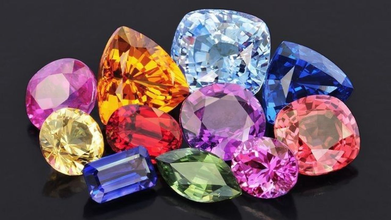 Lucky Gemstones: या रत्नांनी चमकू शकते नशीब, मिळेल यश आणि समृद्धी