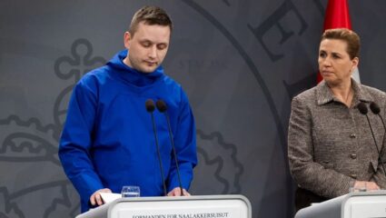 Arctic Warfare: ‘आम्ही आमचे निर्णय स्वतः…’, PM Nielsen यांची नूक मधून गर्जना; ट्रम्पच्या ‘रियल इस्टेट’ डीलला Greenlandचा ठेंगा