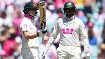 AUS vs ENG : स्टीव्ह स्मिथच्या शतकाने सामना रंजक स्थितीत! तिसऱ्या दिवशी ऑस्ट्रेलियाची इंग्लंडवर १३४ धावांची आघाडी 