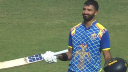 Vijay hazare trophy 2025 : देवदत्त पडिक्कलने घडवला इतिहास! ‘हा’ पराक्रम करणारा तो पहिला भारतीय खेळाडू ठरला