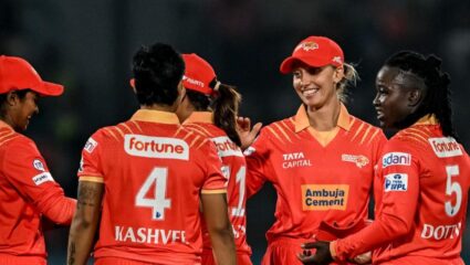 WPL 2026 : गुजरात जायंट्सला मोठा धक्का! ‘ही’ भारतीय स्टार खेळाडू या हंगामातून पडली बाहेर; काय आहे कारण? 