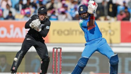 IND vs NZ 2nd ODI : राजकोटमध्ये KL Rahul ची ‘संकटमोचक’ शतकी खेळी! भारताचे न्यूझीलंडसमोर 285 धावांचे लक्ष्य 