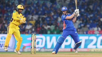 MIW vs UPW WPL 2026 Live Score : मुंबई इंडियन्सच्या UP वॉरियर्सविरुद्ध अडखळत 162  धावा! नॅट सायव्हर-ब्रंट चमकली