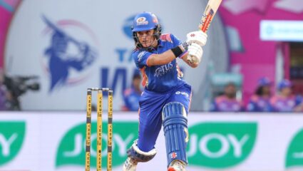 UPW vs MI WPL 2026 : अमेलिया केरचा WPL मध्ये करिश्मा! अशी कामगिरी करणारी ती जगातील पहिलीच खेळाडू; वाचा सविस्तर 