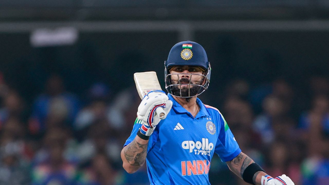 IND vs NZ, 3rd ODI : इंदोरमध्ये भारताच्या ‘रनमशिन’ विराटची फायरिंग! ‘किंग’ कोहलीचे शानदार शतक; ब्लु आर्मीच्या आशा जिवंत 