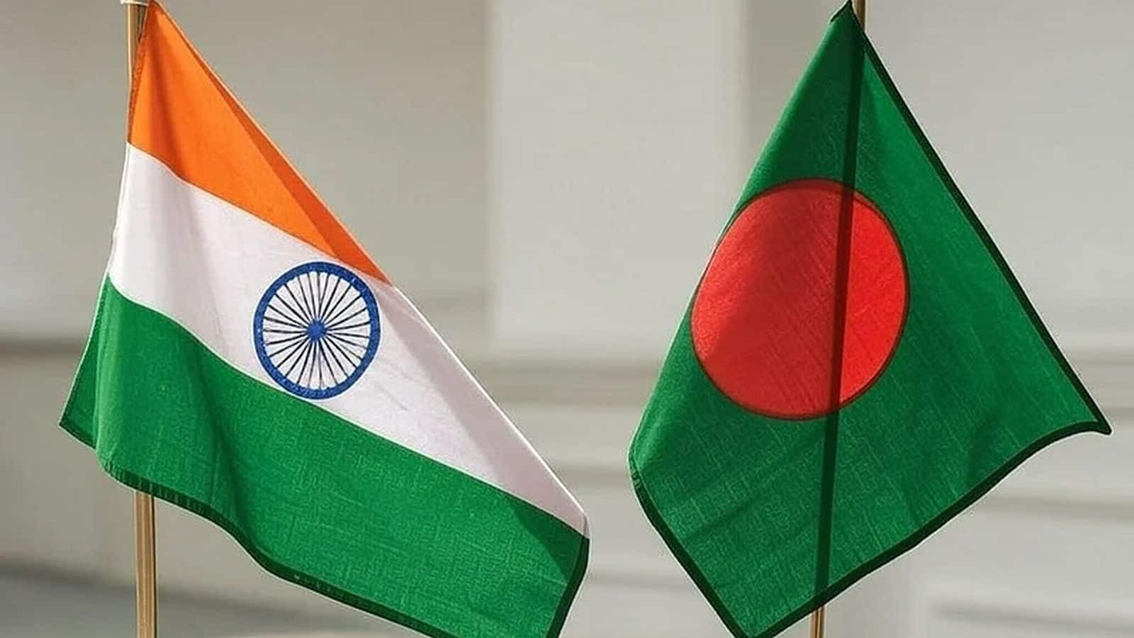 India Bangladesh Relations: भारत–बांगलादेश संबंधांत तणाव; भारतीयांसाठी व्हिसा सेवा केली स्थगित