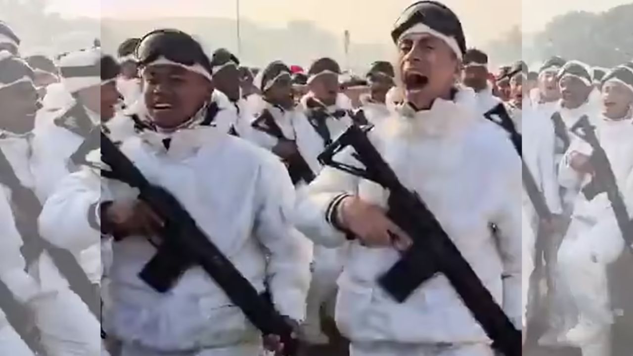 भारतीय जवानांचा हटके अंदाज! प्रजासत्ताक दिनाच्या प्रॅक्टिस परेडमध्ये गायले गाणे, VIDEO नेटकऱ्यांच्या पसंतीस