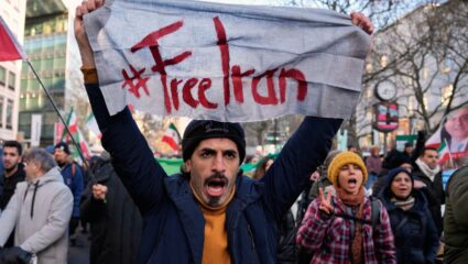 Iran Protest : इराणमध्ये रक्ताचा सडा! 500 हून अधिक आंदोलकांचा बळी, खामेनेई सरकारविरोधात जनक्षोभ 