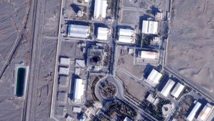 Iran Nuclear Secret: इराणचा ‘अणू’ डाव! उद्ध्वस्त केंद्रांवर उभारली रहस्यमय छप्परं; अमेरिकेची झोप उडवणारा सॅटेलाईट फोटो आला समोर