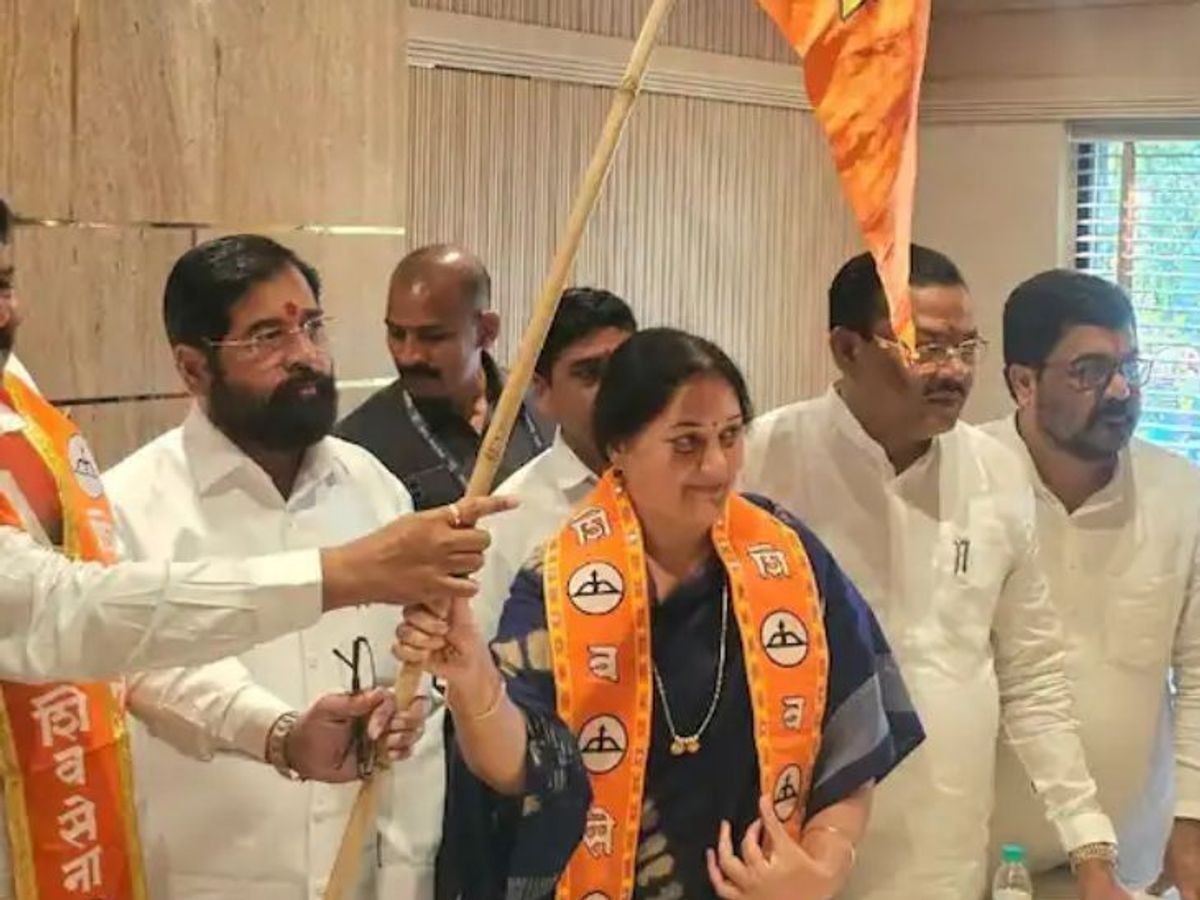 Kej Assembly Political News: केज विधानसभेत धनुष्यबाणाला बळ; माजी आ. संगीता ठोंबरे यांचा शिंदे गटात प्रवेश