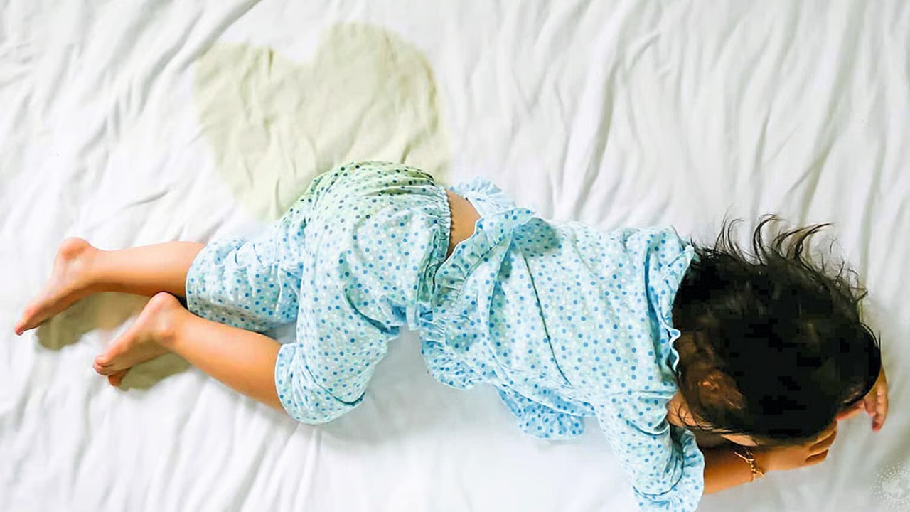 Kerala Crime : आई की क्रूरता…! चिमुकलीने अंथरुणात लघवी केली म्हणून प्रायव्हेट पार्टवर दिले चटके