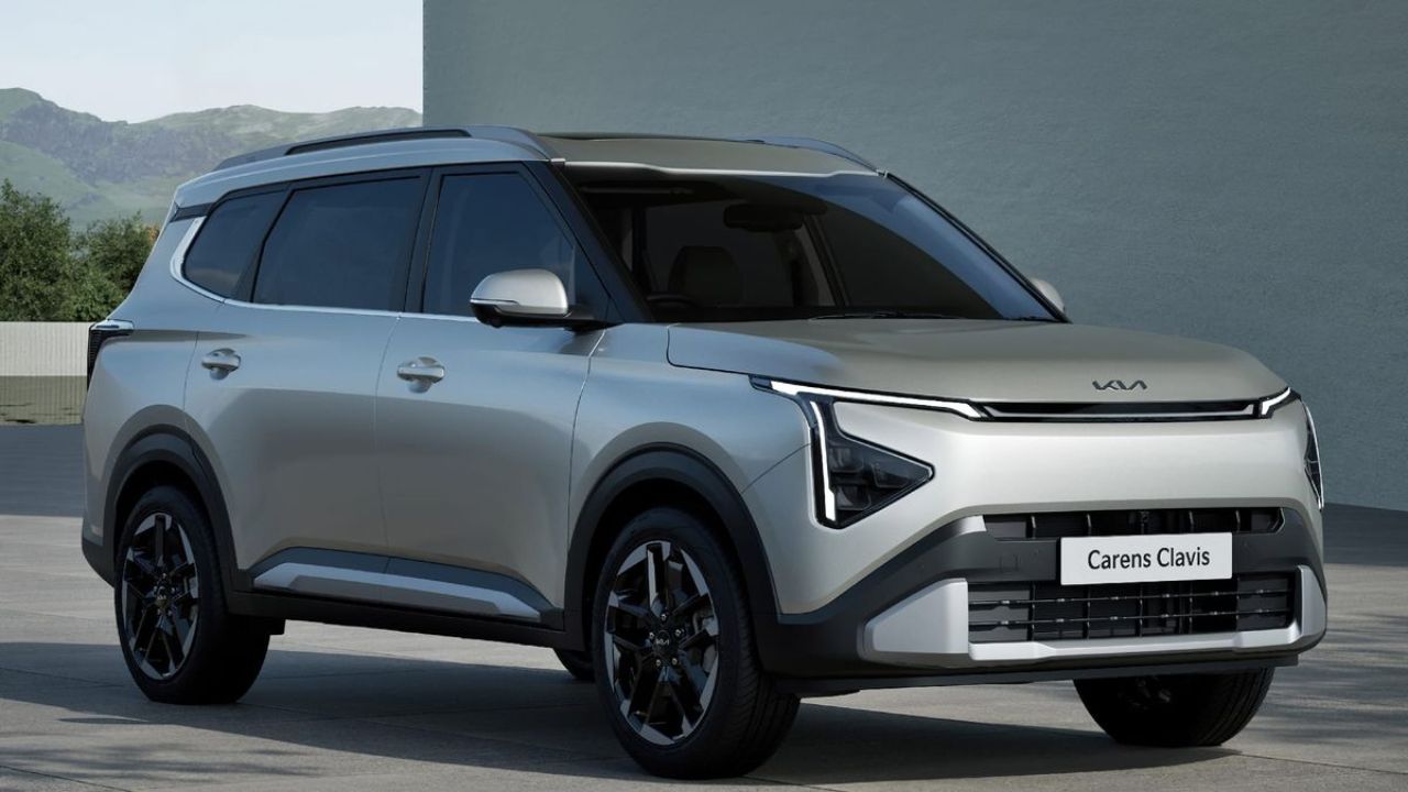 Kia Carens Clavis चा नवीन व्हेरिएंट लाँच! फक्त ‘इतक्या’ किमतीत मिळेल सनरूफ आणि मॉडर्न फीचर्स