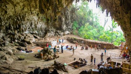 Sulawesi cave: ‘आपण पृथ्वीवर एकटे नव्हतो ते पण होते…’ इंडोनेशियाच्या गुहेत सापडले आधुनिक मानवाच्या अस्तित्वाचे पुरावे