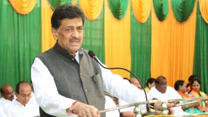 Nanded News : नांदेडच्या विकासाची जबाबदारी माझी…; खासदार अशोक चव्हाण यांचे भर सभेमध्ये नांदेडकरांना वचन