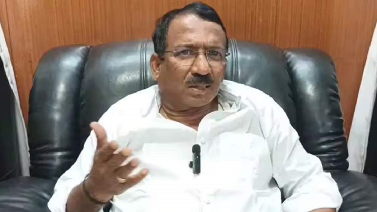 कर्नाटकात 2500 कोटींचा घोटाळा; भाजपचा गंभीर आरोप, ‘या’ मंत्र्याची केली गेली राजीनाम्याची मागणी