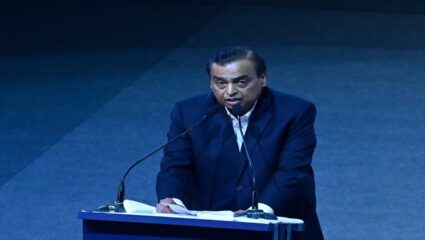 Stock Market : मुकेश अंबानींचा ‘हा’ शेअर खरेदी करणं ठरेल शहाणपणाचं, अचानक होऊ शकते तेजी, तज्ज्ञांचा अंदाज काय सांगतो?
