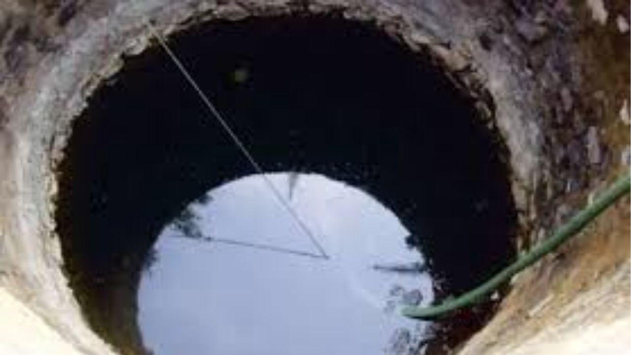 Solapur Crime: बापाने रागाच्या भरात सात वर्षांच्या जुळ्या चिमुरड्यांना विहिरीत ढकललं, नंतर स्वतःही उचलला टोकाचा पाऊल