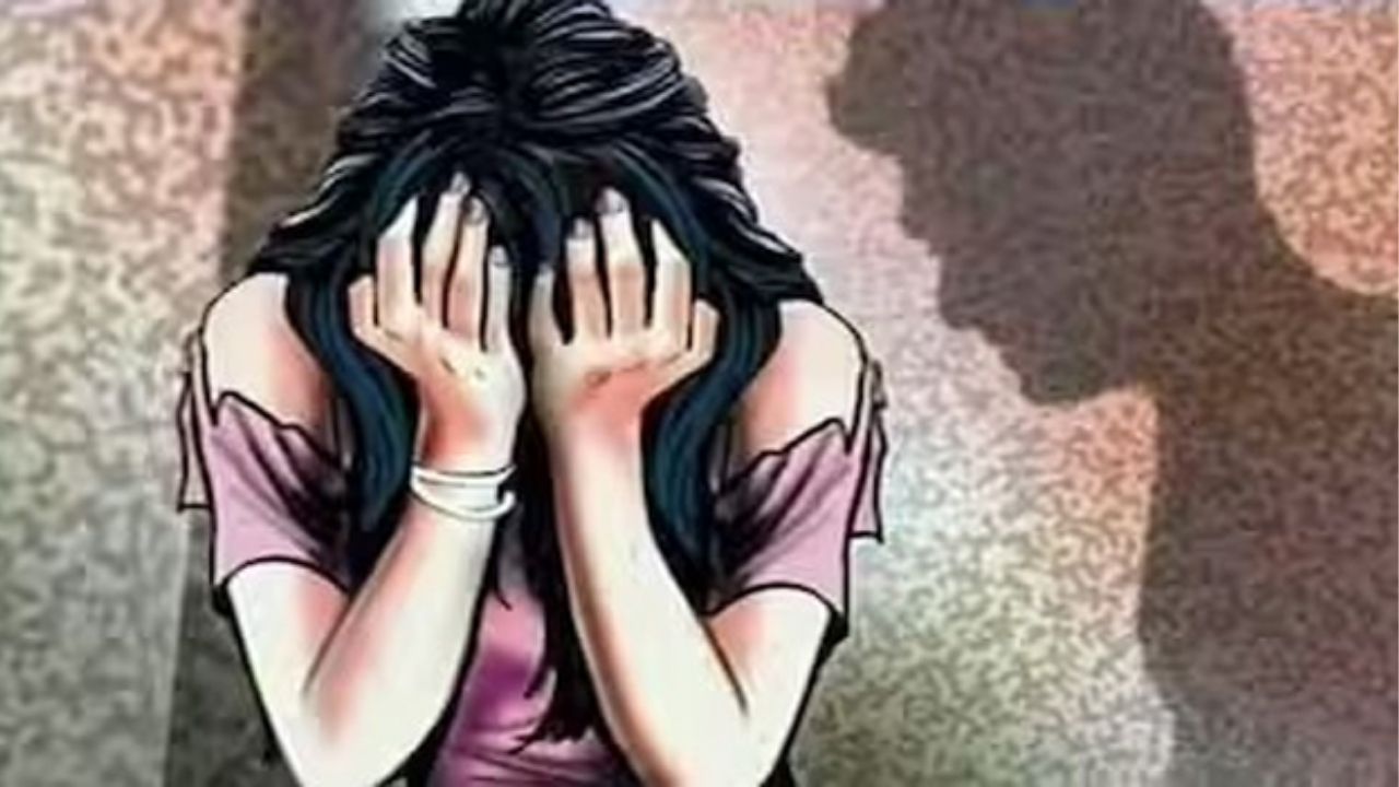 Vrindavan Crime: व्हीआयपी दर्शनाचं आमिष, महिलांना हॉटेलवर नेऊन अत्याचार, अश्लील व्हिडीओ व्हायरल करण्याची धमकी