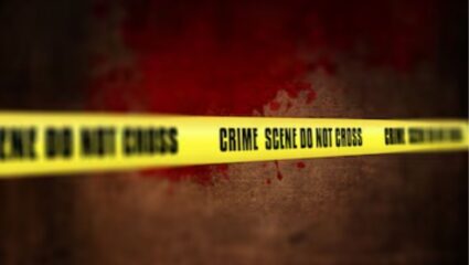 Uttarpradesh Crime: गर्भवती पत्नीच्या उपचारासाठी पैसे घेऊन जात होता, रस्त्यात त्याची हत्या करून मृतदेह मंदिराच्या गेटला लटकवला