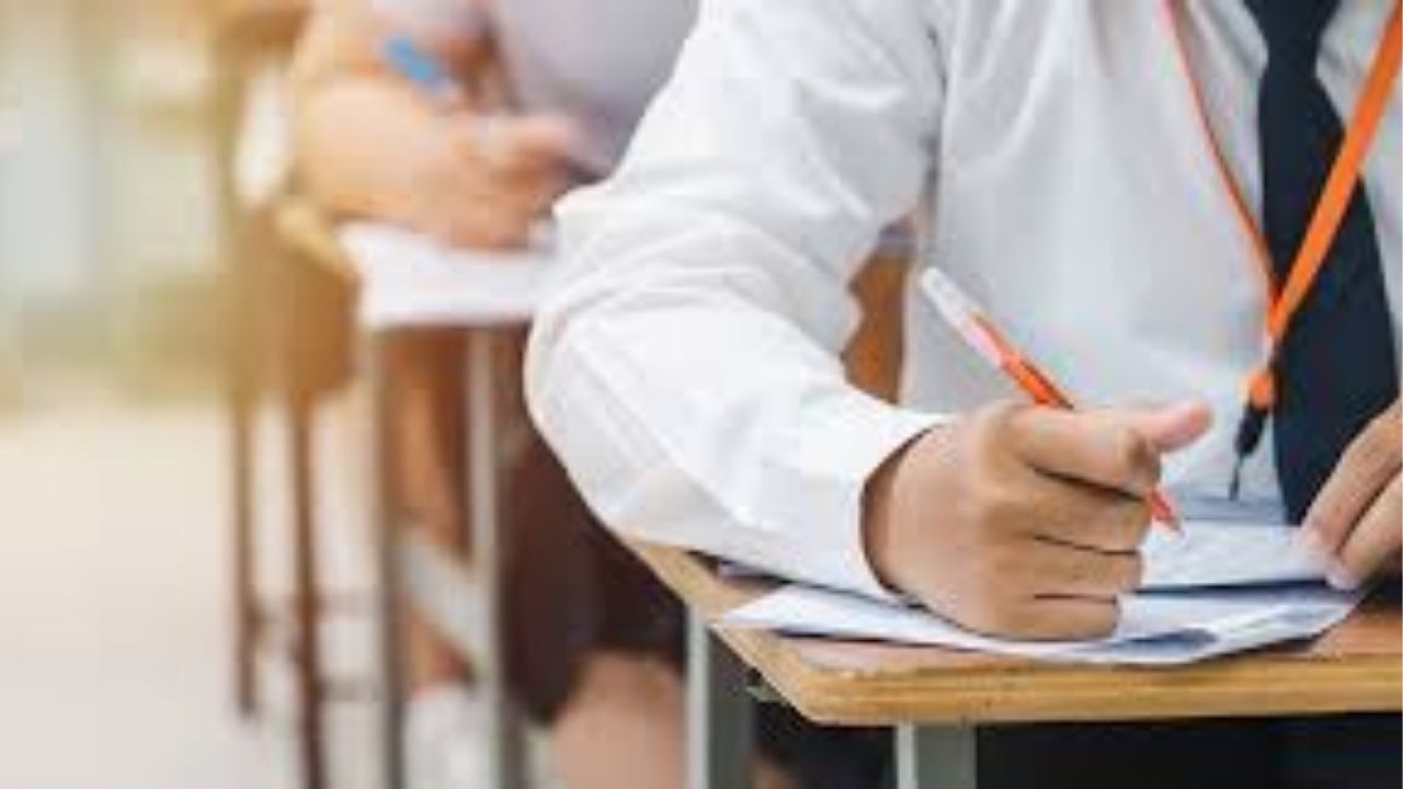 JEE Advanced: जेईई अ‍ॅडव्हान्स्डच्या पॅटर्नमध्ये मोठा बदल; परीक्षा वर्षातून 3–4 वेळा होण्याची शक्यता आणि…